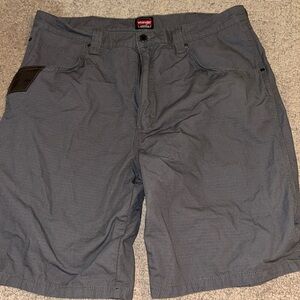 Wrangler workwear shorts size 38